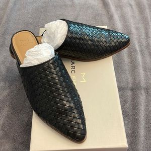 Marc Fisher 9.5 black Garren mules